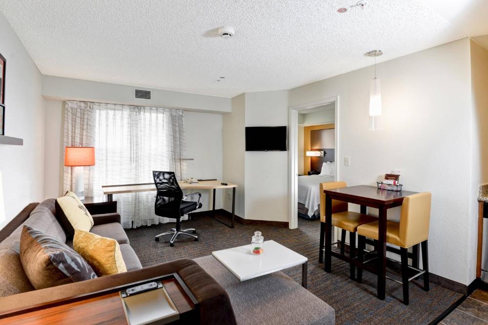 One-Bedroom Queen Suite with Sofa Bed interior